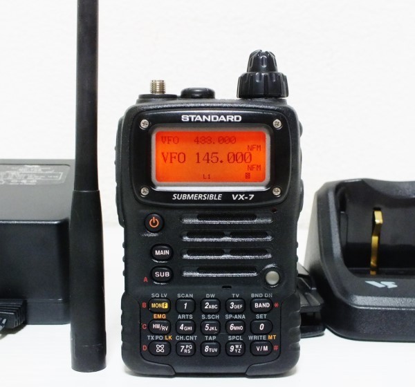 STANDARD VX-7 50/144/430MHz トリプルバンド ハンディー機