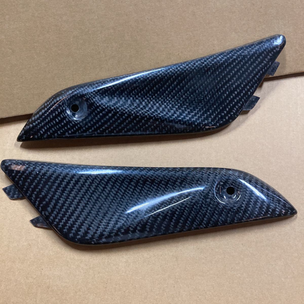 ＣＢＲ１０００ＲＲ　ＳＣ５７　カーボンタンクカバー　中古