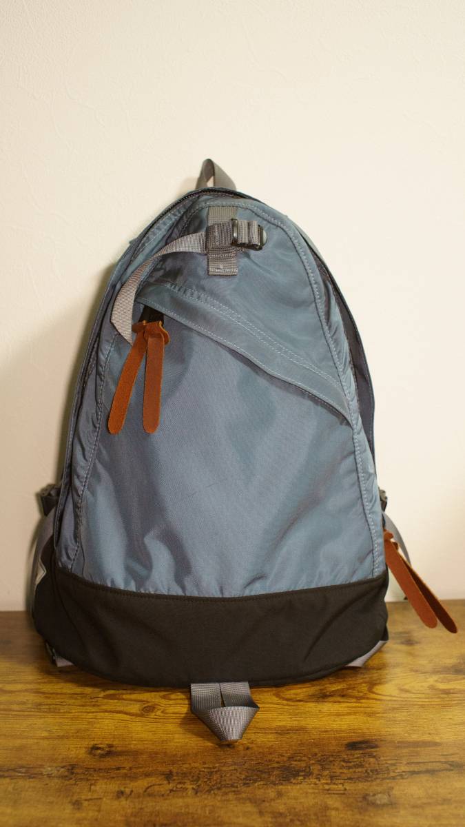 リュックサック　グレゴリー　【GREGORY × BEAMS PLUS】別注DAY PACK 1977　【送料無料】リュック