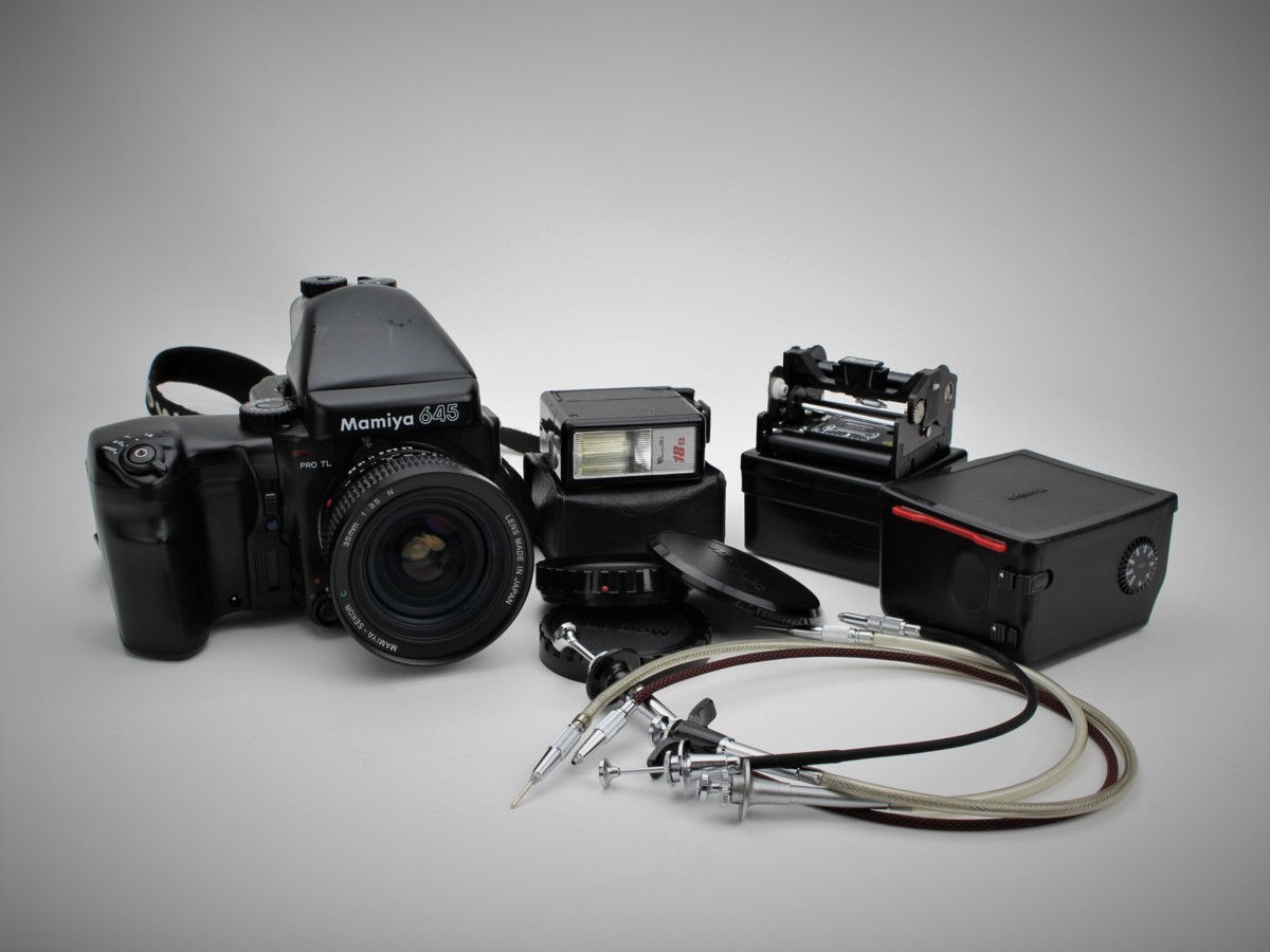MAMIYA マミヤ 645 PRO TL中判カメラ + レンズ+フィルムマガジンなど