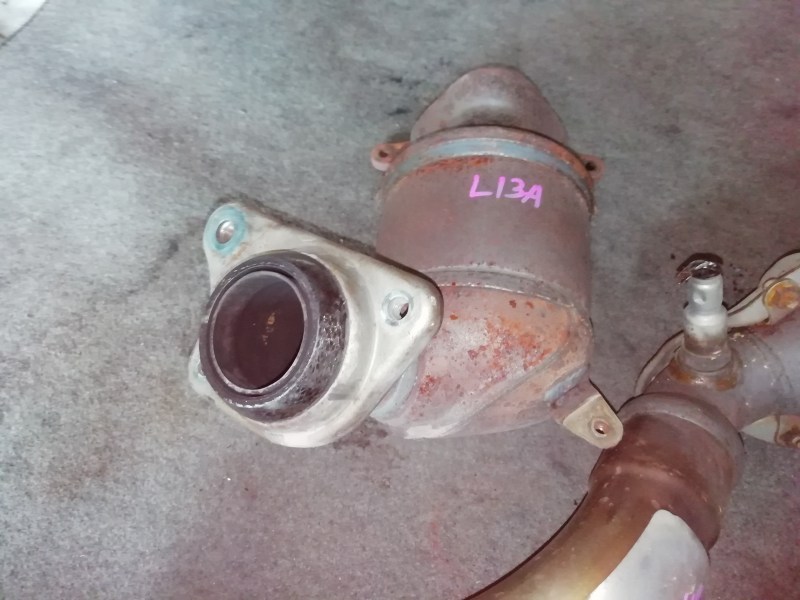 フィット 触媒 キャタライザー ホンダ L13A - コンバーター 純正触媒