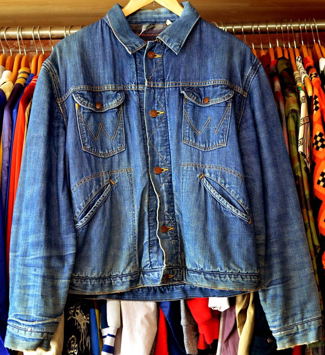 t844/Wrangler ラングラー デニムジャケット8MJL 素晴らしいヒゲ
