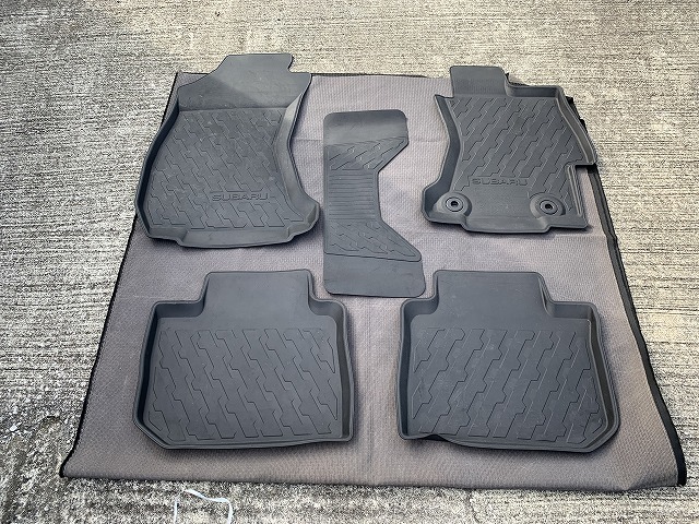 土禁 スバル純正 レヴォーグ ゴムフロアマット おまけ リアキッキングプレートゴムマット 内装品 売買されたオークション情報 Yahooの商品情報をアーカイブ公開 オークファン Aucfan Com