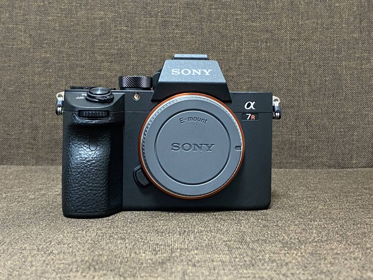 極上美品】SONY ILCE-7RM3 α7RIII ショット数1943 付属品・箱付 おまけ