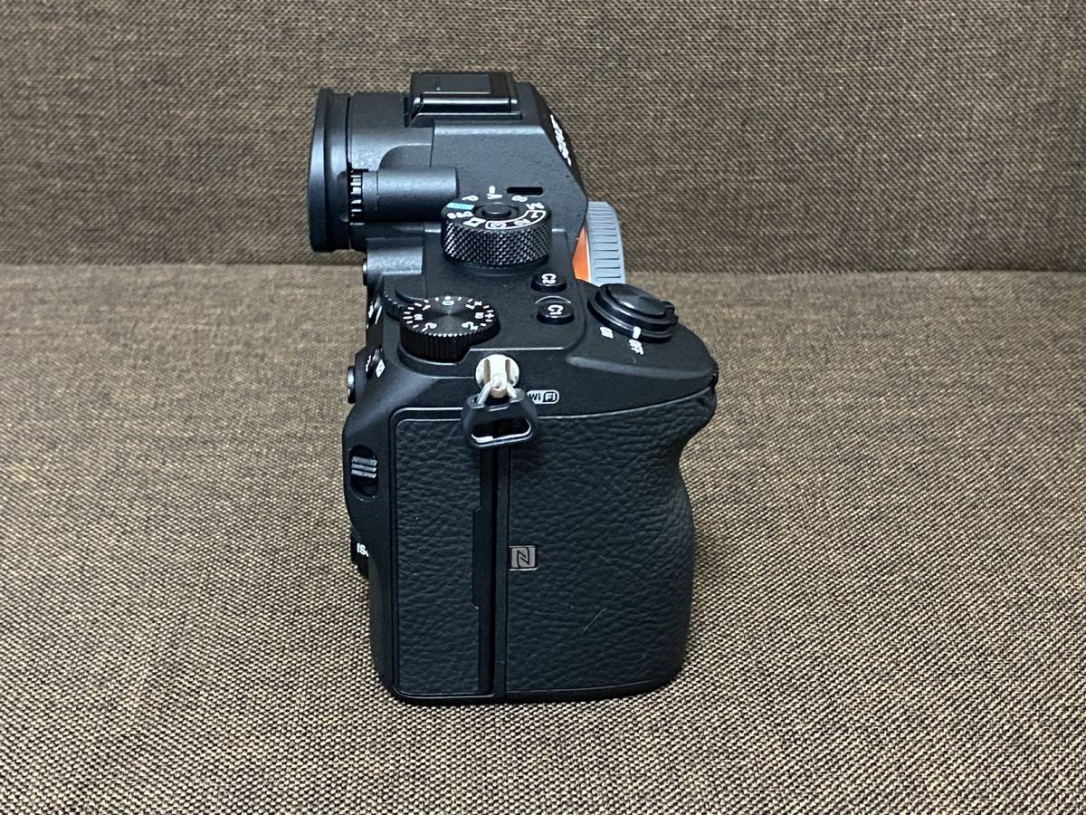 極上美品】SONY ILCE-7RM3 α7RIII ショット数1943 付属品・箱付 おまけ