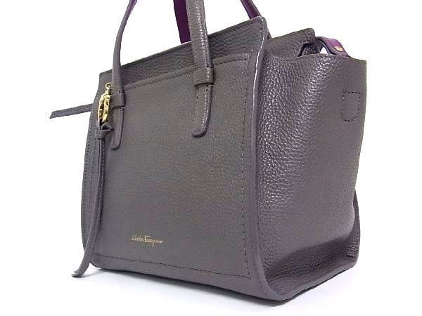 美品》Ferragamo （フェラガモ ）レザー ハンドバッグ グレー系