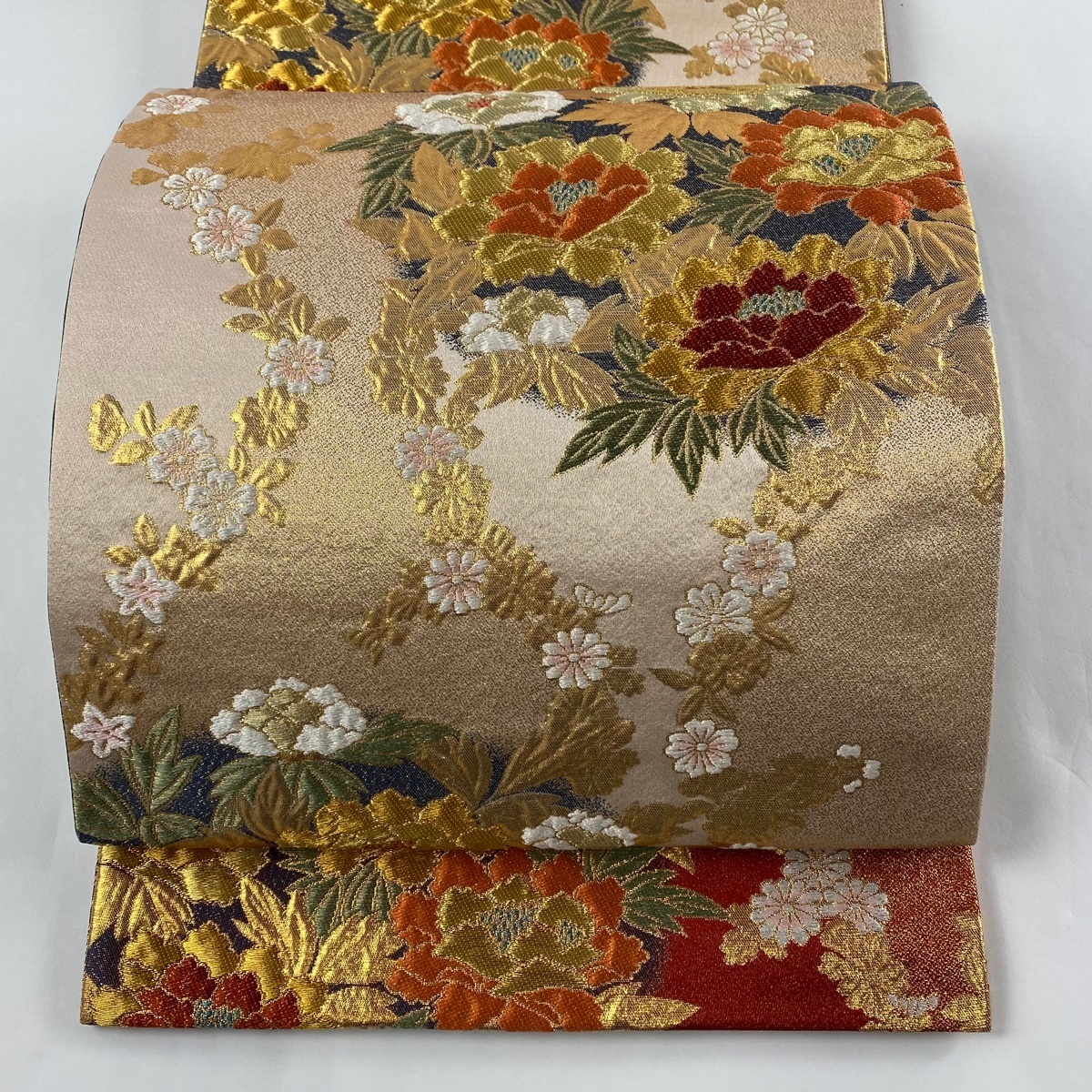 本物保証，定番】 袋帯 美品 秀品 辻ヶ花牡丹紋 金糸 箔 ベージュ