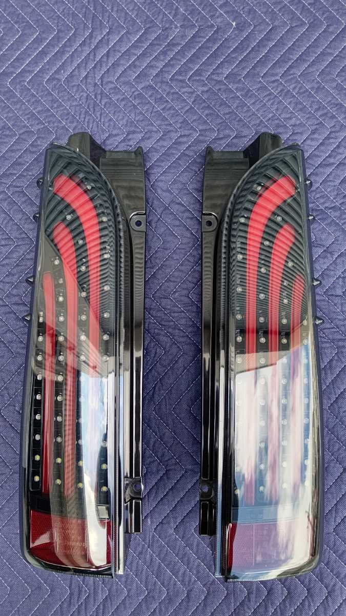 ハイエース200系 415コブラ ライトセーバー シーケンシャル LED