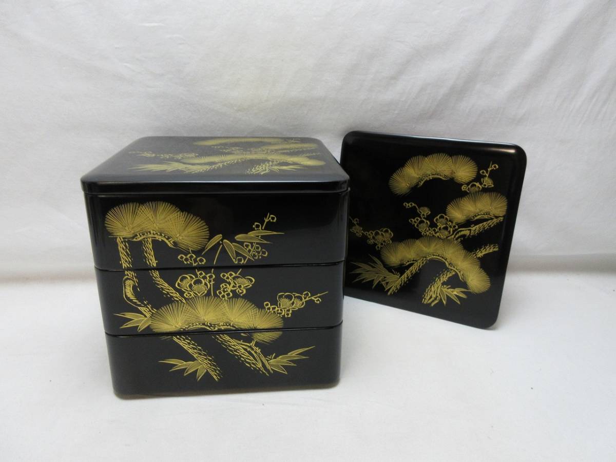 311711 【 美品 茶道具 木製 沈金 松竹梅蒔絵 三段重箱 替え蓋付き 箱