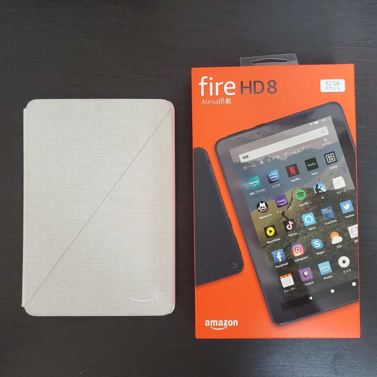 ほぼ未使用 Amazon fire HD 8 32GB ホワイト 純正カバー付_1