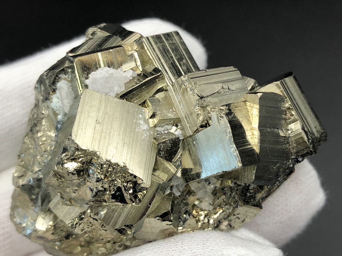 ペルー産キューブパイライト 約103g 天然石 標本 鉱物 原石 パワーストーン ヒーリング インテリア(原石)｜売買されたオークション情報、yahooの商品情報をアーカイブ公開 - オークファン 原石