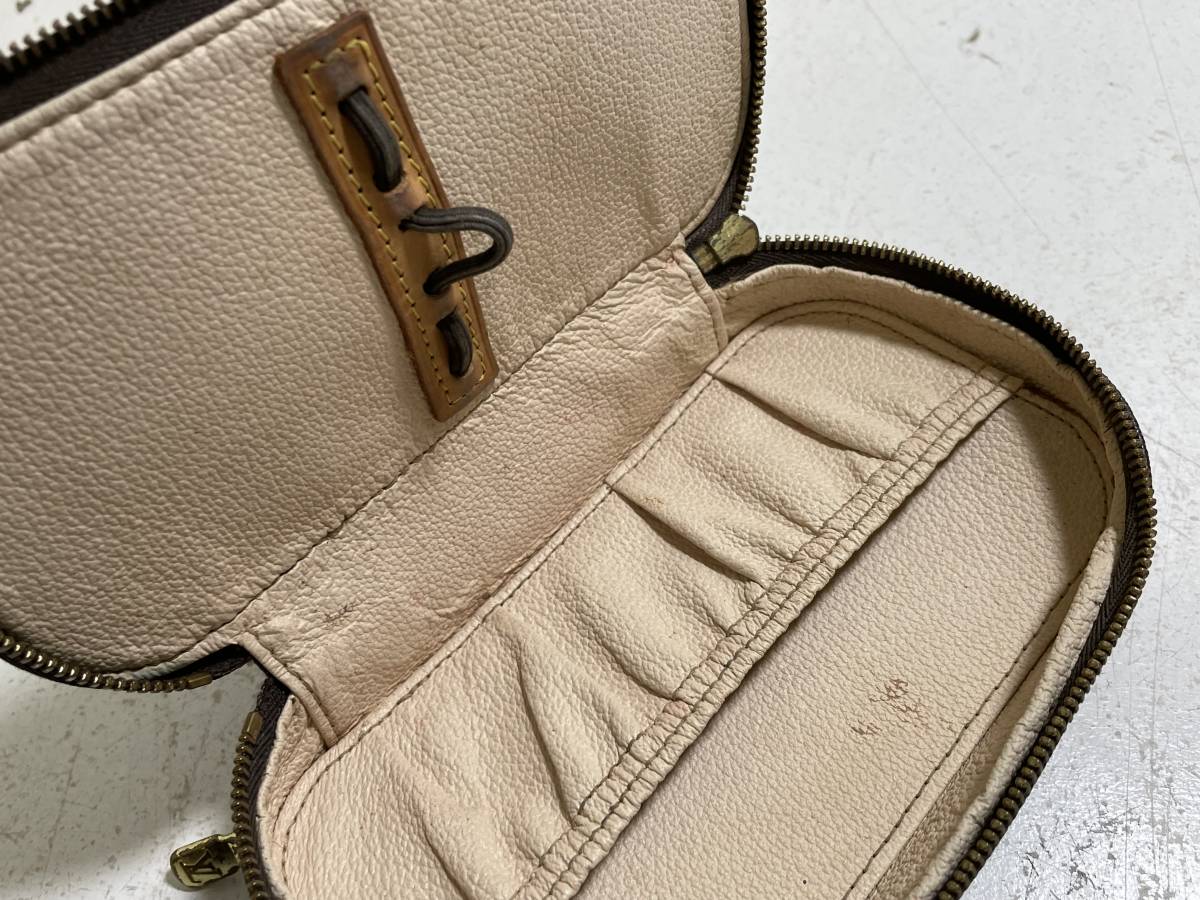 LOUIS ルイヴィトン VUITTON モノグラム ルイ・ヴィトン LV トゥルース