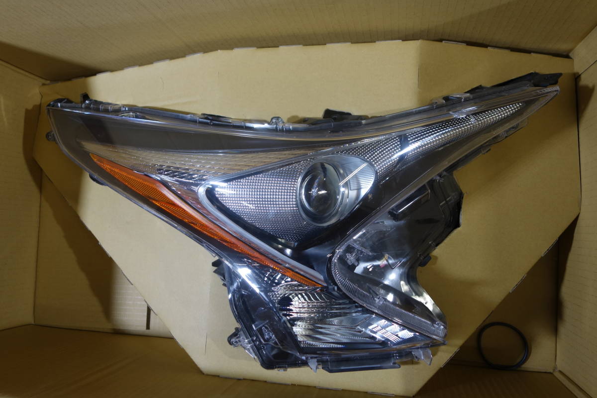 11875 ZVW50 前期 プリウス 純正 LED 右 ヘッドライト KOITO 47-75 打