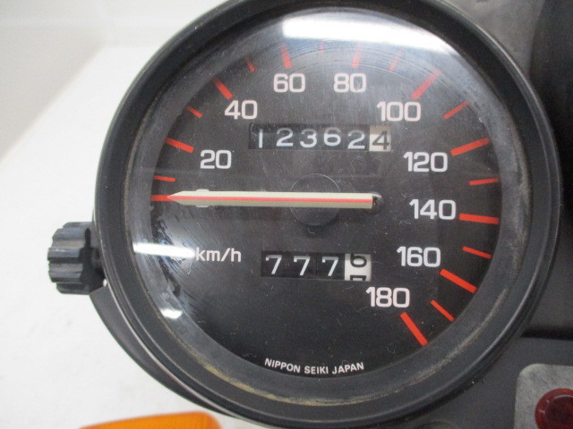 031123 ヤマハ RZ250R スピードメーター メーターステー ウインカー付 29L/1XG E BHN