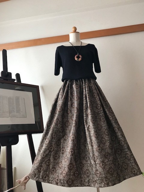 3618/未着用手織アンティーク泥大島/茶系の素敵な模様の着物からスカート♪裏付～♪着物リメイク♪インナーマスク～めっちゃ軽いです～♪　