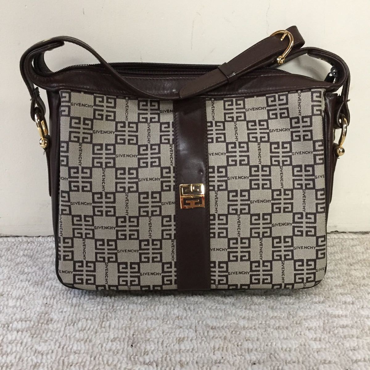 ジバンシー GIVENCHY 総柄 PVC レザー ショルダーバッグ 美品 