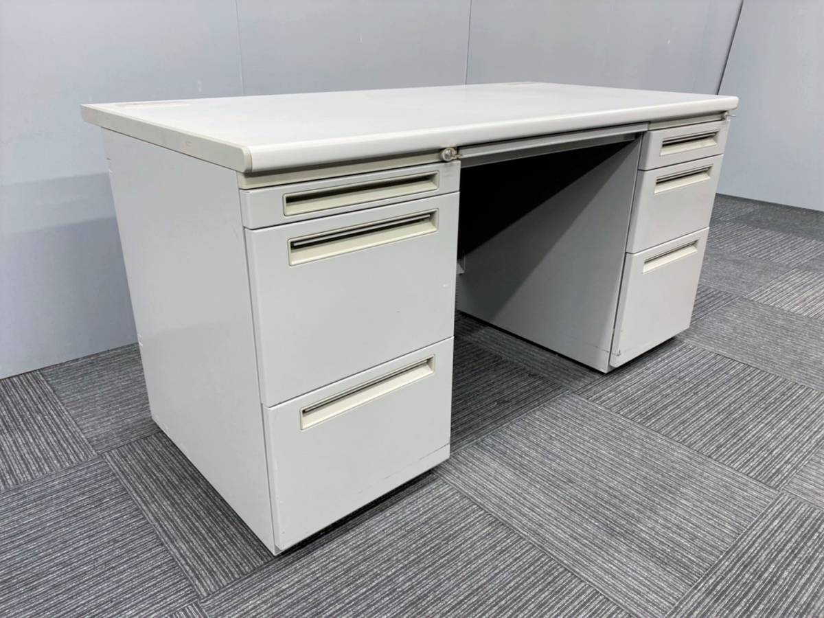 2086853_USM_TABLE_04