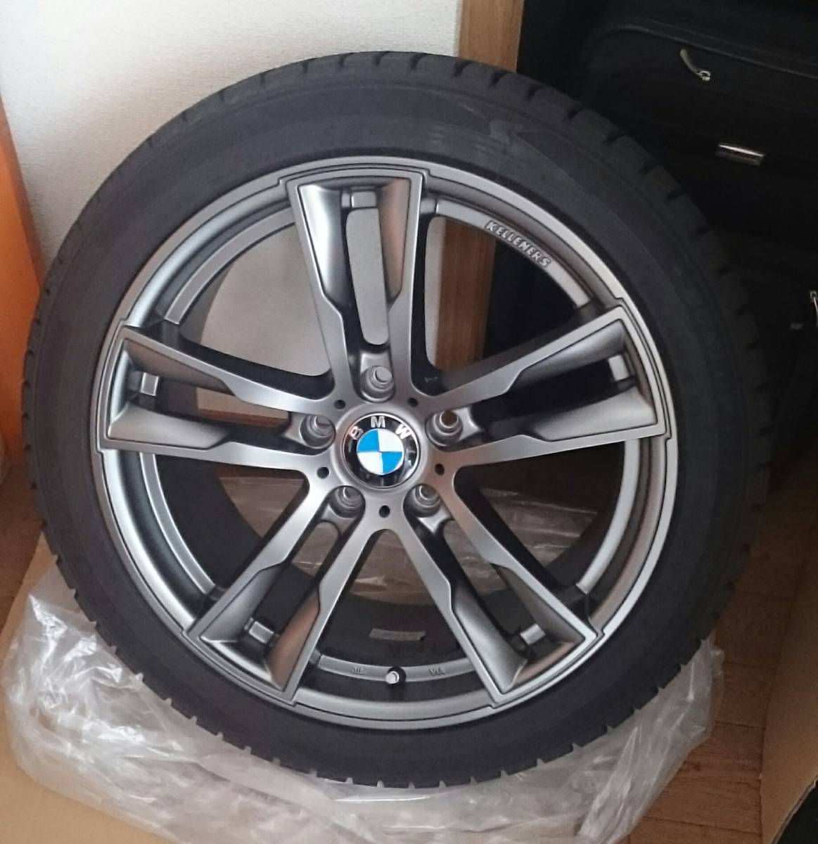 即決 美品 スタッドレス 4本セット 18インチ BMW F30 F31 320d 320i 