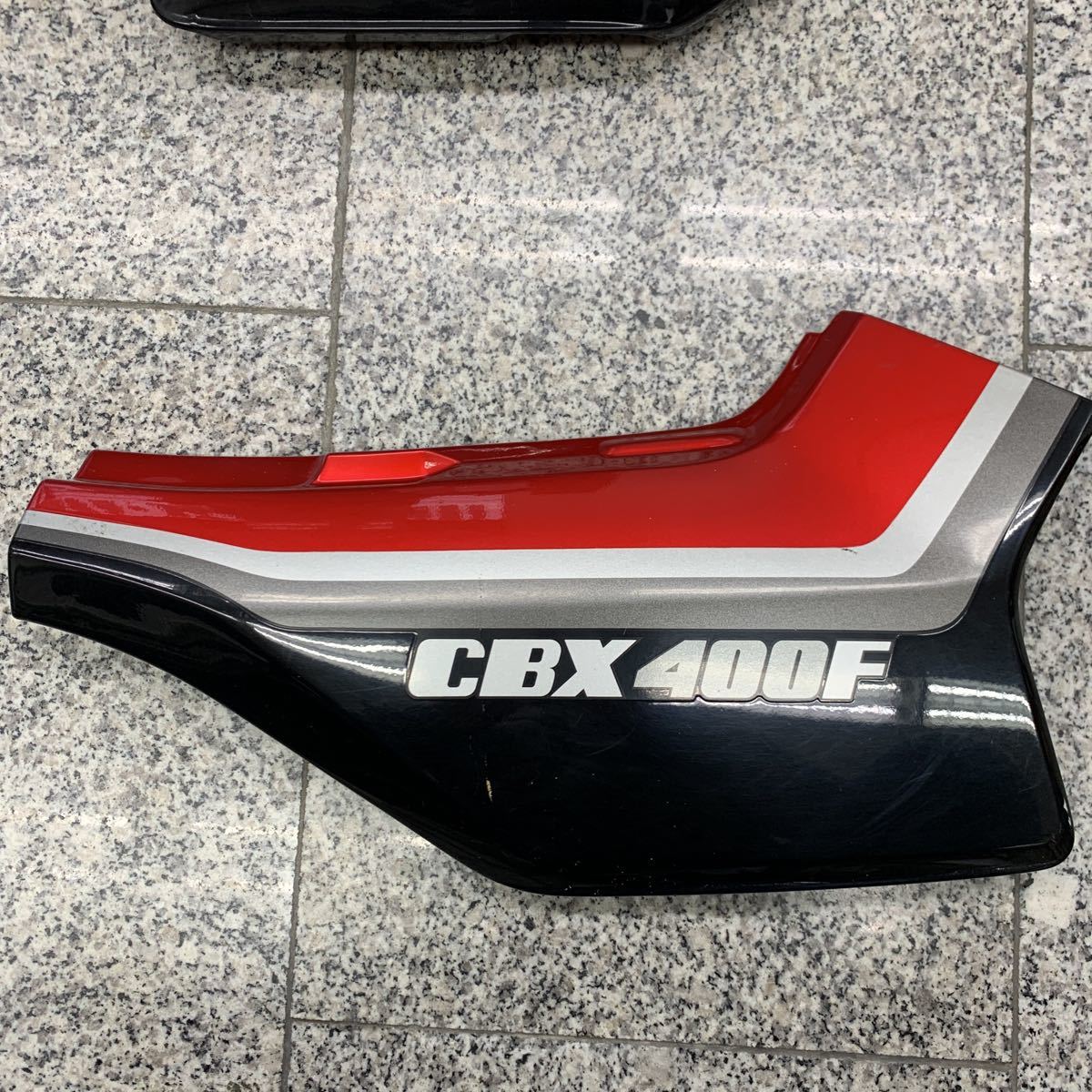 CBX400F用BEET サイドカバー 黒赤当時物
