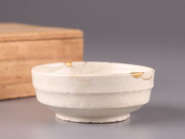 李朝　粉引鉢 古美術 朝鮮古陶磁器 李朝 粉引 鉢 時代物 極上品 初だし品 1124