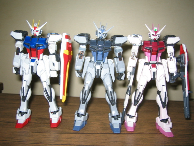 素組み完成品 プラモデル RGストライクガンダム ディアクティブモード 