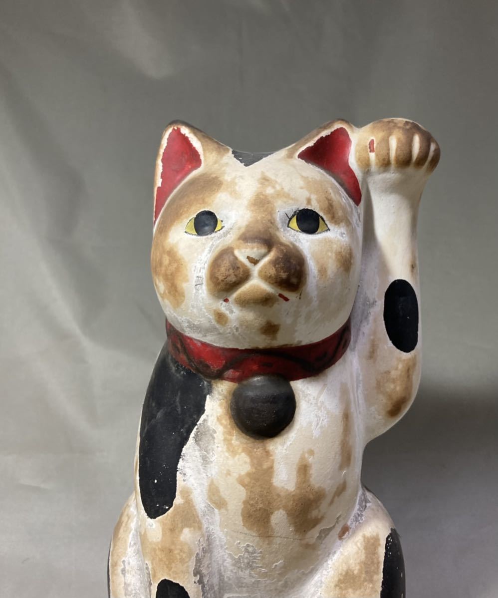 古い 土人形 招き猫 1950年制作 古道具 アンティーク オブジェ 古い 招き猫 猫 ねこ ネコ 陶製 土人形 人形 置物 オブジェ 縁起物