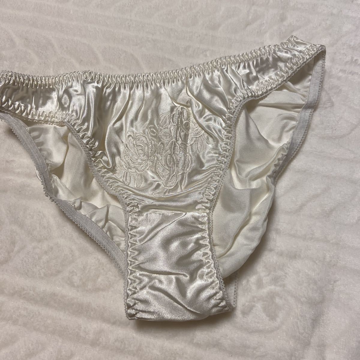 17 1 レディース 女性用 下着 ショーツ シルク100 サイズ不明 シンプル 可愛い系 スタンダード 売買されたオークション情報 Yahooの商品情報をアーカイブ公開 オークファン Aucfan Com