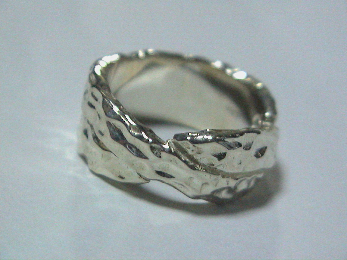 925シルバー製デコボコ平打ちクロスリング　VooDooブランド「Across」19号新品　ペアリングにも