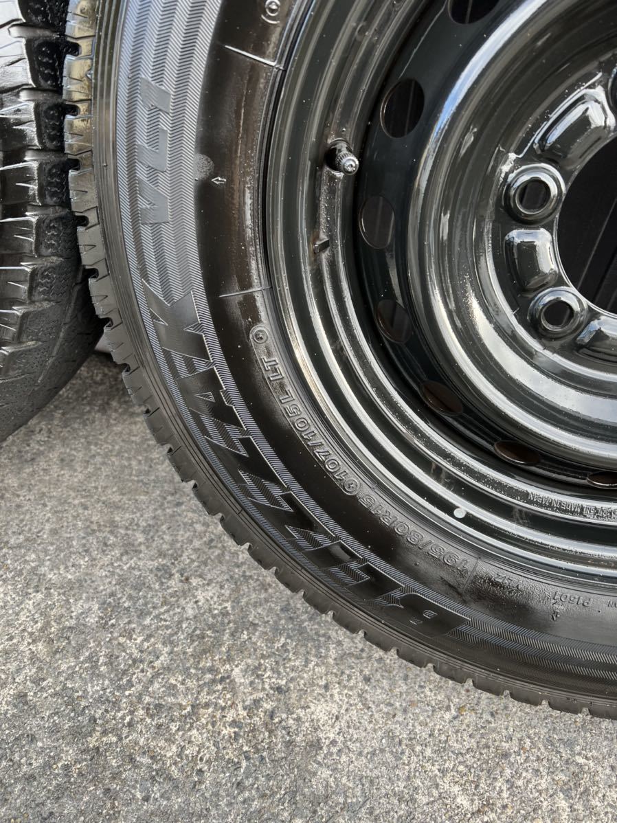 ハイエース スタッドレス タイヤ 195/80R15 107/105LT トヨタ純正 