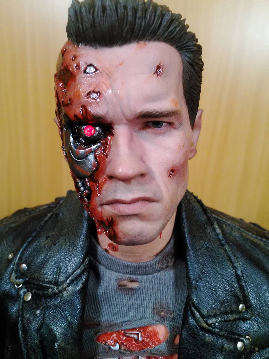 Enterbay Terminator 2 T-800 Battle Damaged 1⁄4 Figure Review