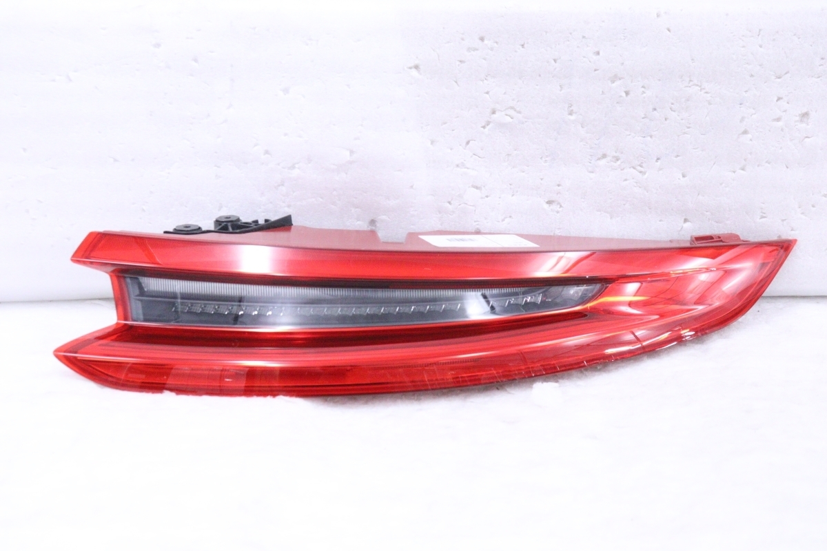 1X-1798☆美品☆後期型 991 LED ポルシェ911☆右テールライト ASSY