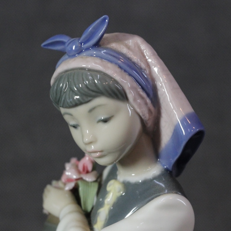 ☆ LLADRO'リヤドロ 花と少女 フィギュリン 1983年作品 置物 リヤドロ