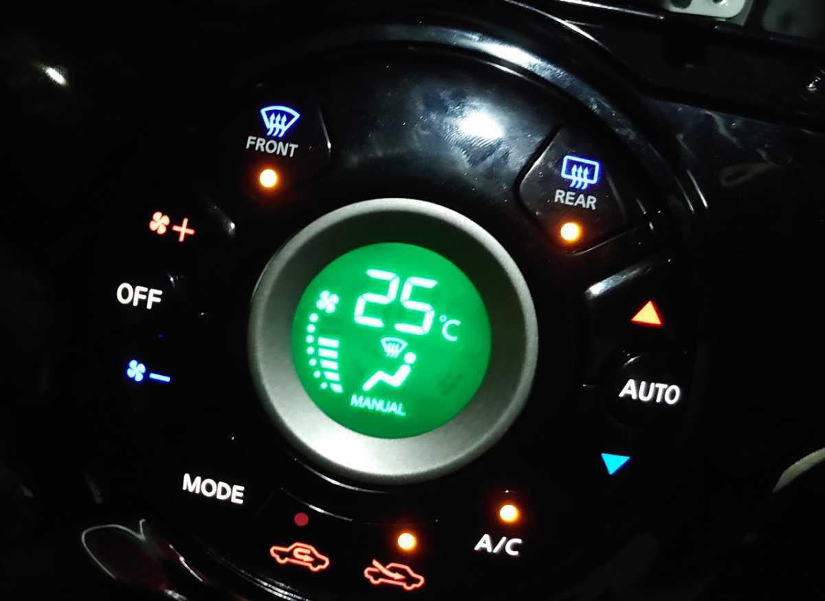 日産 ノート エアコンパネル 文字反転・打ち変え済み e-power(HE12