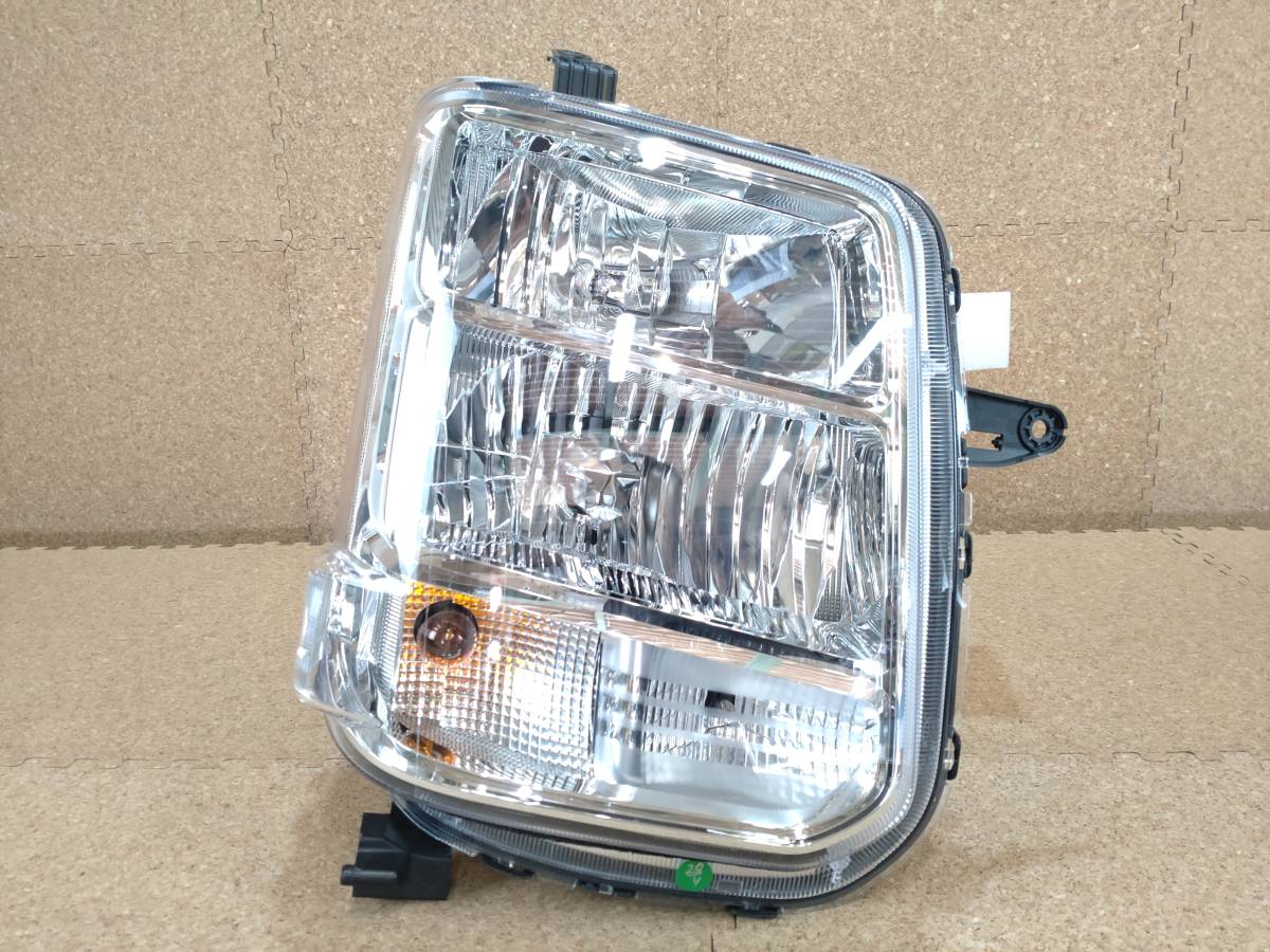 新車取り外し エブリィ ワゴン DA17W　純正LEDヘッドライト 刻印BL 新車取り外し エブリィ ワゴン DA17W 純正LEDヘッドライト 刻印BL