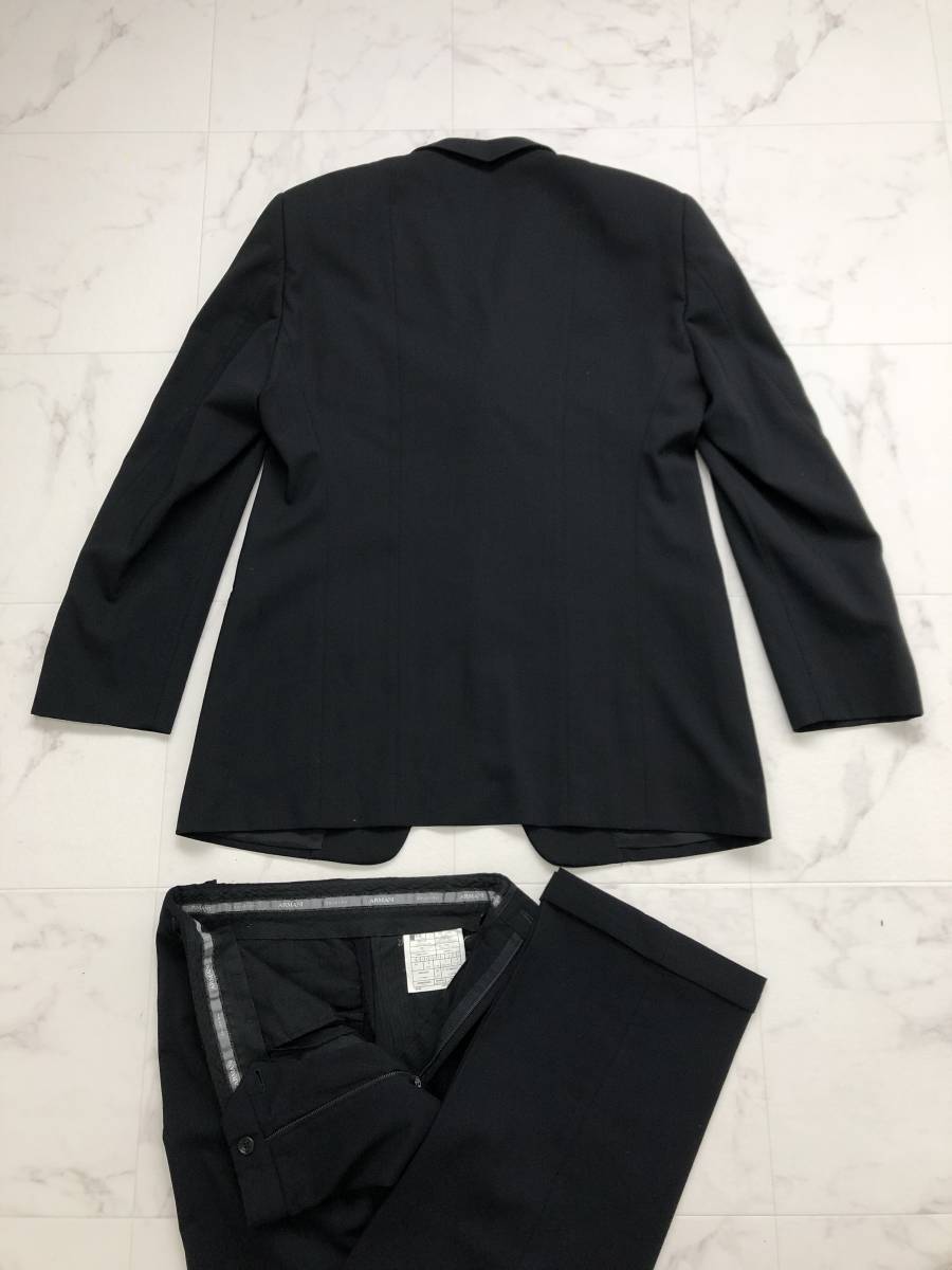 冠婚葬祭にも最適★アルマーニ コレツィオーニ【Armani Collezioni】シングルスーツ メンズ XL 黒無地 ビジネス 総裏 通年 A6 - アルマーニ ARMANI | 通販・人気 90歳目前のジョルジオ・アルマーニが描く、真珠の輝きに満ちた