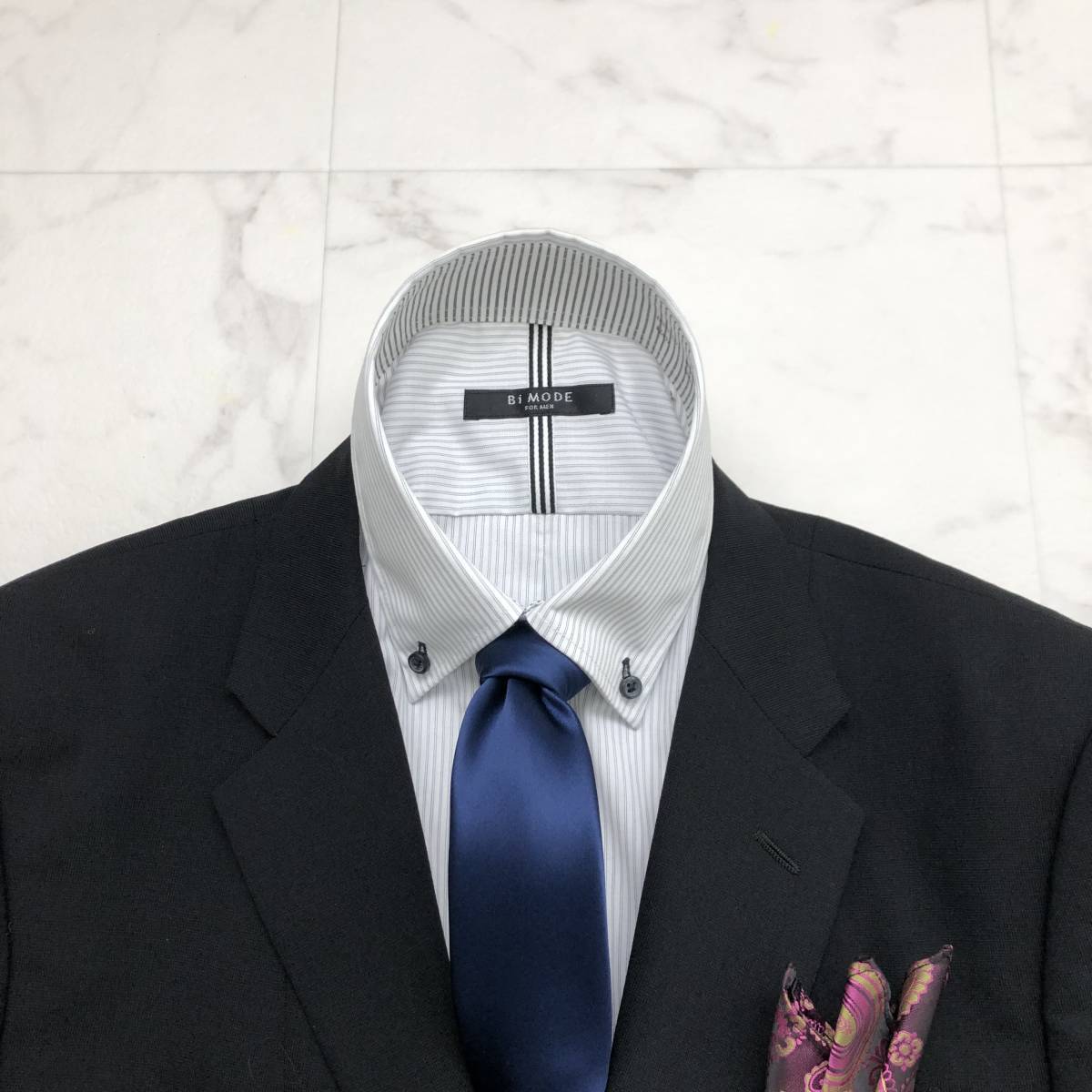 冠婚葬祭にも最適★アルマーニ コレツィオーニ【Armani Collezioni】シングルスーツ メンズ XL 黒無地 ビジネス 総裏 通年 A6 - アルマーニ ARMANI | 通販・人気 90歳目前のジョルジオ・アルマーニが描く、真珠の輝きに満ちた