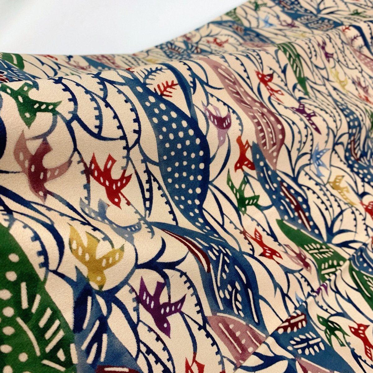 着物さと 正絹 型染め 型絵染 小紋 ベージュ 砥の粉色 波千鳥 千鳥 