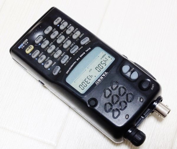FMマイクロトランシーバー FT-51ND マイク付① アマチュア無線 YAESU