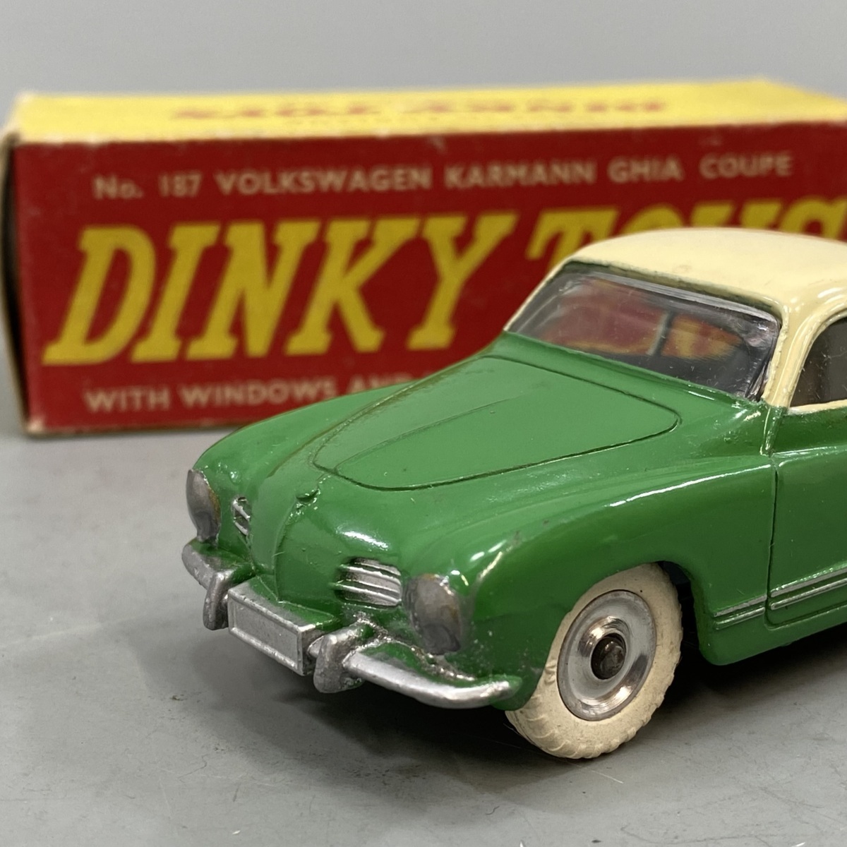 DINKY TOYS No.187 VOLKSWAGEN フォルクスワーゲン KARMANN GHIA