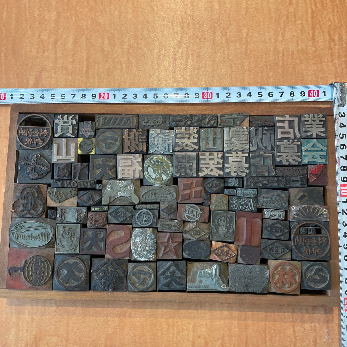 m10 大量 活版印刷所 使われていた木版等/ロゴ 活版印刷 古道具 昭和レトロ レタープレス(その他)｜売買されたオークション情報 ...