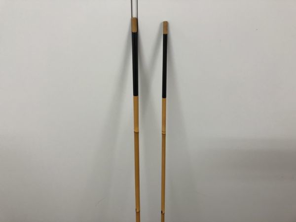 MFC へらぶな専門店 へら竿 SHOP ONLINE 松岡釣具 へら鮒釣具多数！ 光竹作 カーボン竿掛２本物 小仕舞 笛巻彩雲 合成竿 美品！ 華仙 頂 総塗り段巻仕上げ白紗綾