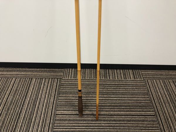 MFC へらぶな専門店 へら竿 SHOP ONLINE 松岡釣具 へら鮒釣具多数！ 光竹作 カーボン竿掛２本物 小仕舞 笛巻彩雲 合成竿 美品！ 華仙 頂 総塗り段巻仕上げ白紗綾