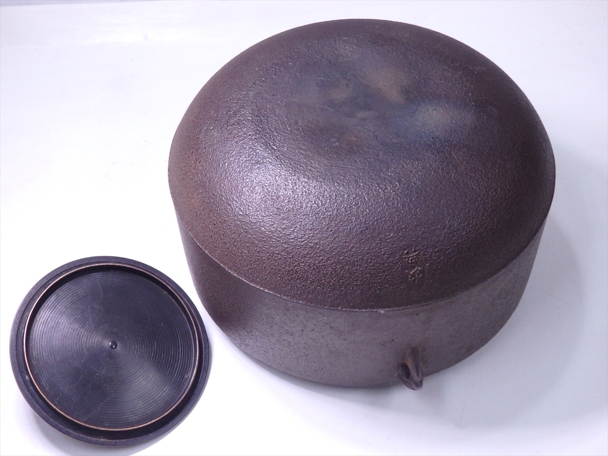 ★中古品★茶道具　高橋敬典造　肩霰銚子　替蓋付 ☆人間国宝 釜師 高橋敬典【肩衝置炉釜 共箱】蓋は銅製 作歴付き 水