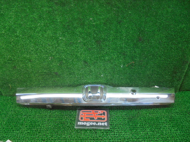  8EA4090IA4 ホンダ フィット ハイブリッド GP1 純正バックドアメッキガーニッシュ 74890-TF2-N11-M1(その他)｜売買されたオークション情報、yahooの商品情報をアーカイブ公開 - オークファン ホンダ用