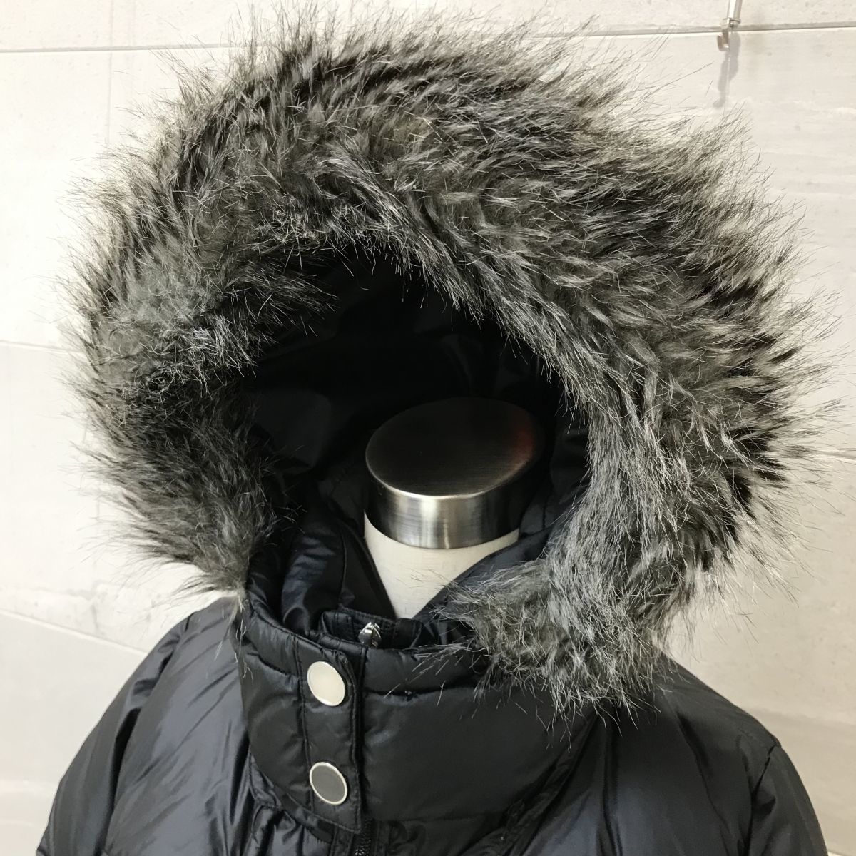 美品 / adidas アディダス / ファー ベルト フード付き Aライン ロング ダウン コート ジャケット / L レディース / 黒 防寒 adidas アディダス ファー ファートラックジャケット (adidas ストライプ