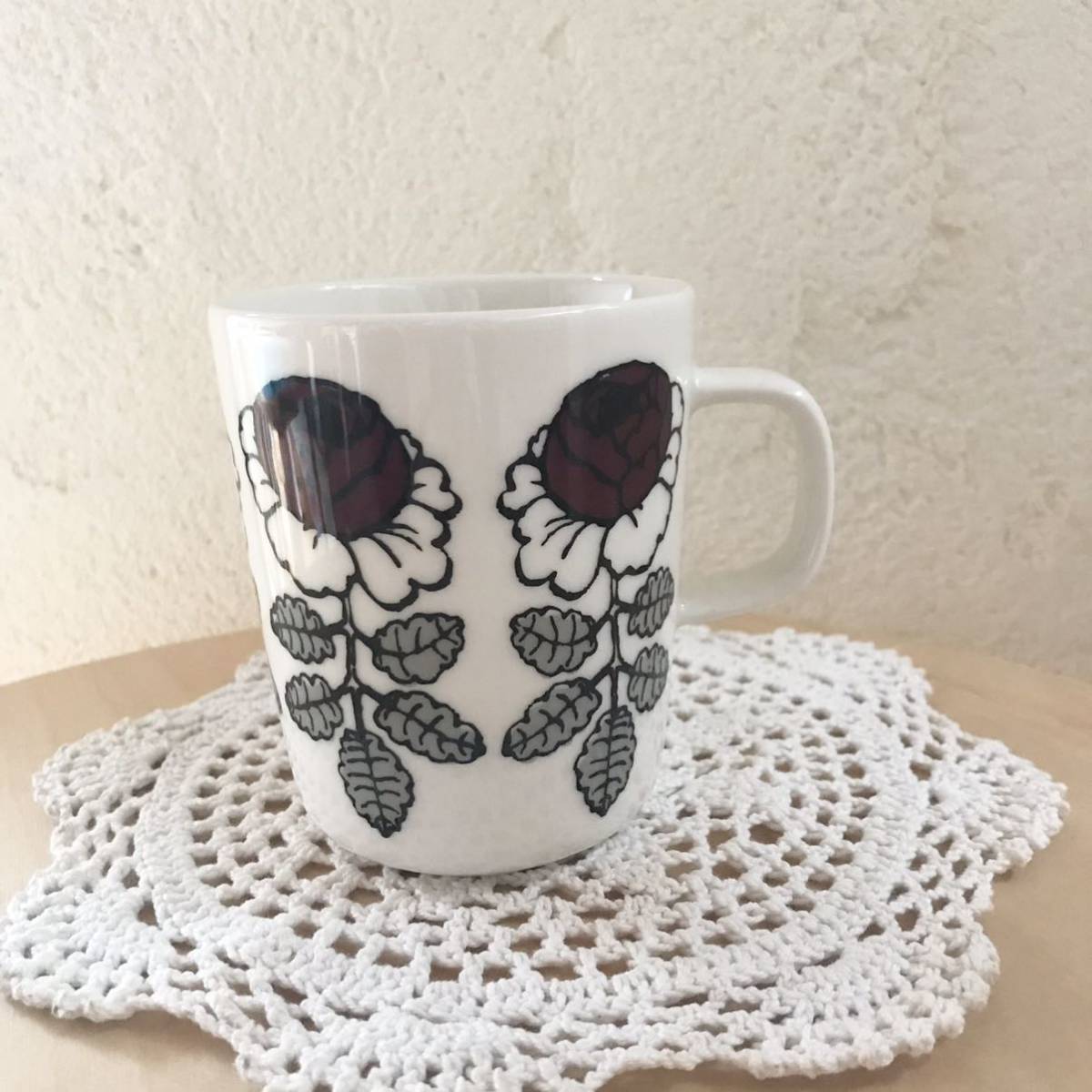 レア！marimekko マリメッコ マグカップ 新品 VIHKIRUUSU ヴィヒキルース 日本未入荷カラー ボルドー マリメッコ 新品 マグカップ グリーン キッチン、台所用品 レアカラー