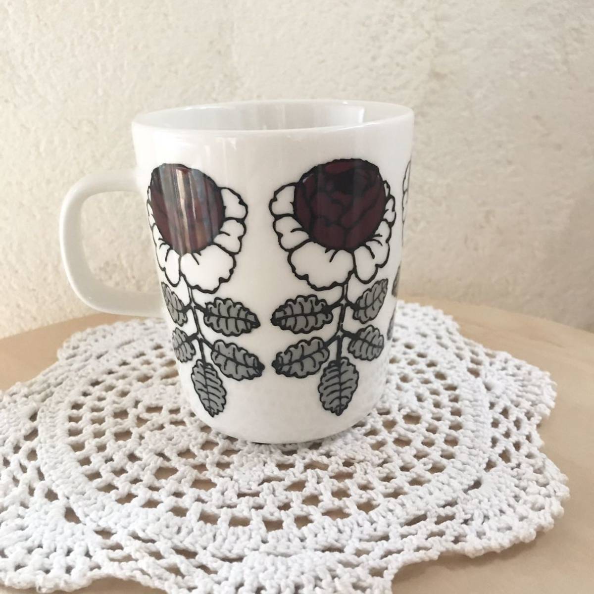 レア！marimekko マリメッコ マグカップ 新品 VIHKIRUUSU ヴィヒキルース 日本未入荷カラー ボルドー マリメッコ 新品 マグカップ グリーン キッチン、台所用品 レアカラー