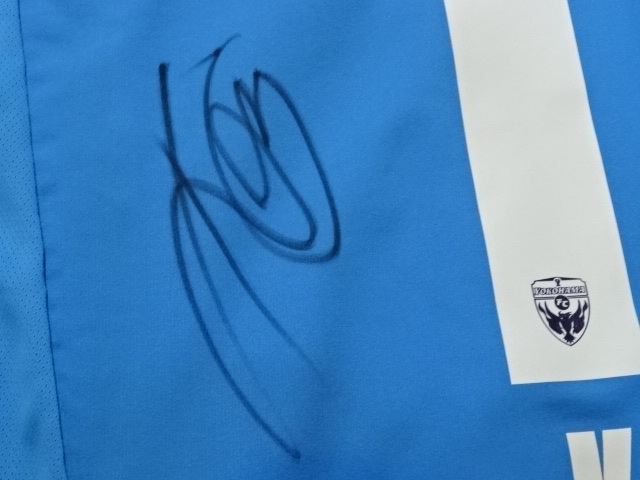 #11 横浜FC 2010 カズ　三浦知良　ユニフォーム　ヒュンメル　未使用 サイズO 2010 直筆サイン入りユニフォーム 三浦知良#11 カズ 横浜FC L ウェア