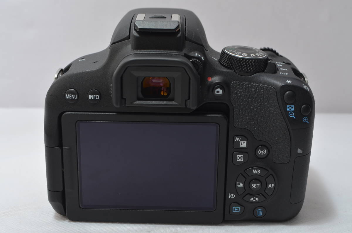 ほぼ新品＞Canon デジタル一眼レフカメラ EOS 6D Mark II ボディ