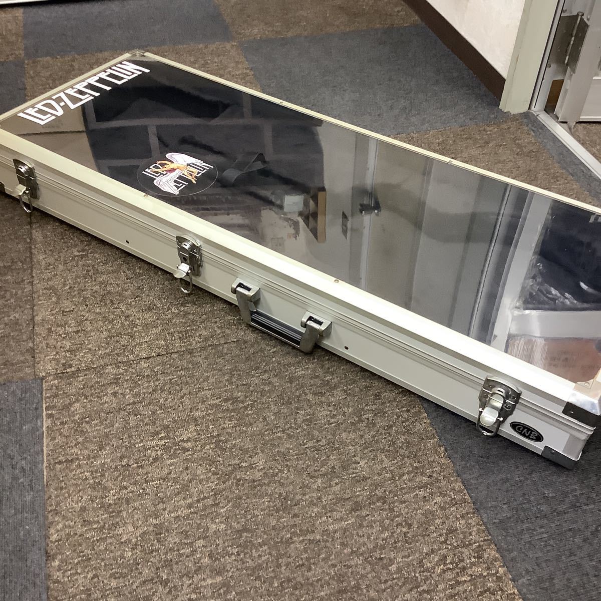 CNB シーエヌビー アクリル ギターケース 展示ケース ディスプレイ